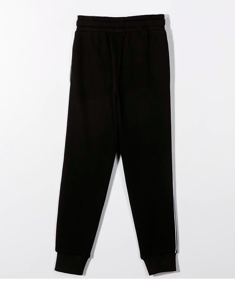 DKNY