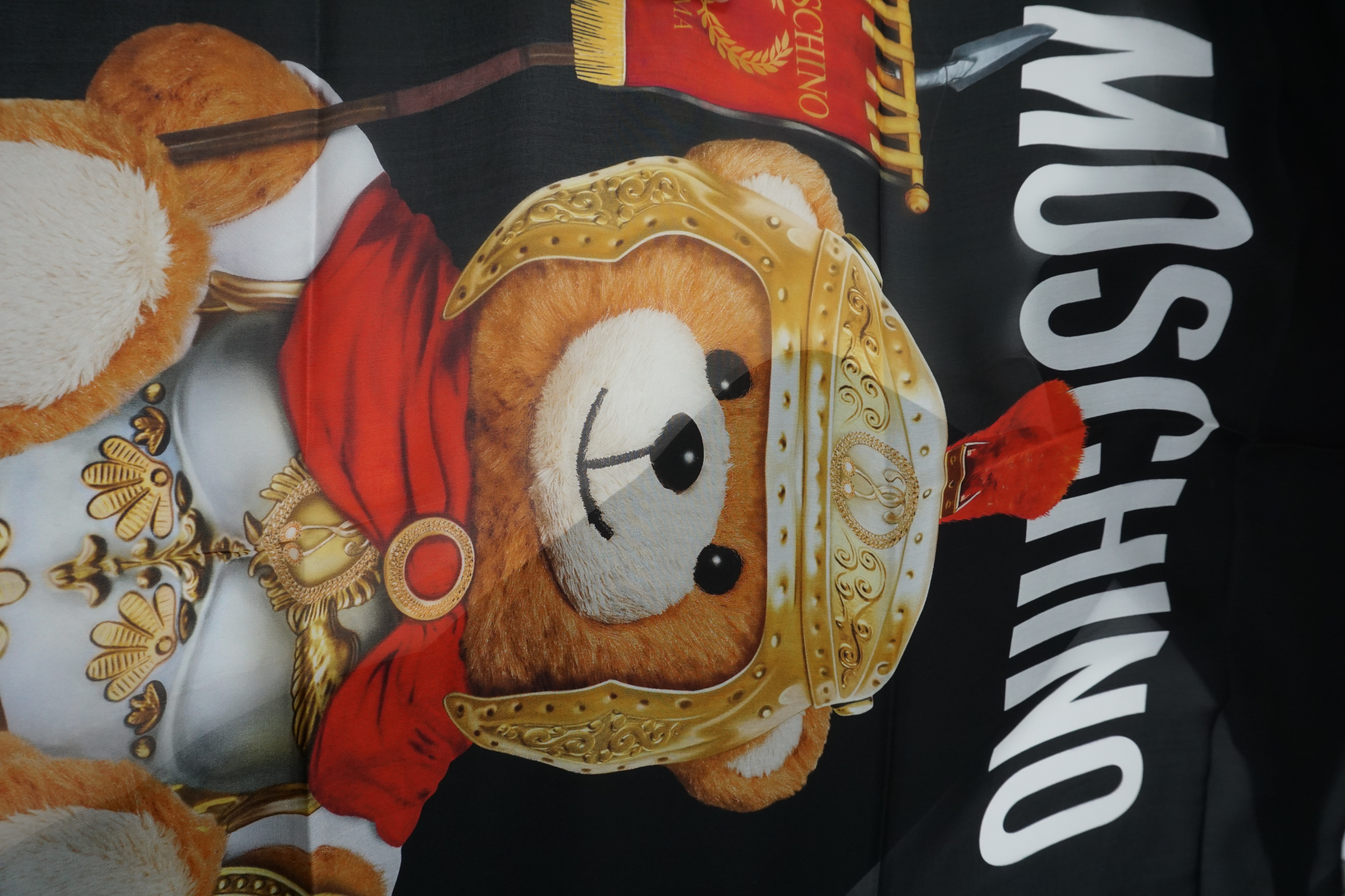 MOSCHINO