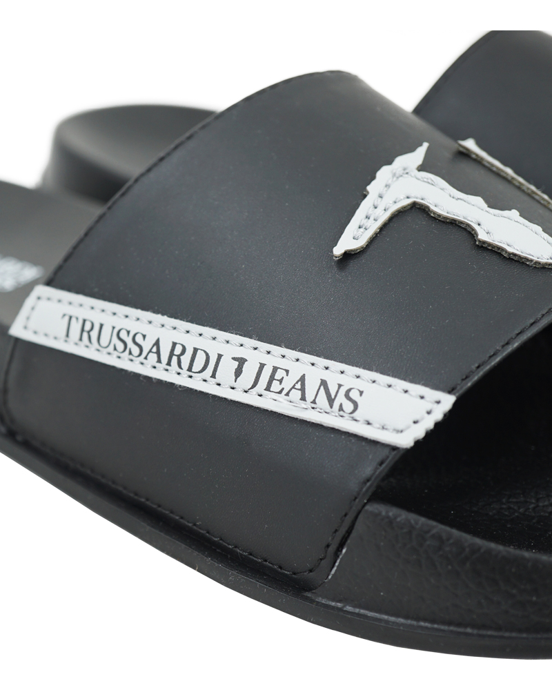 TRUSSARDI